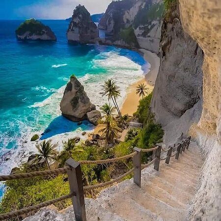 The east coast of Nusa Penida