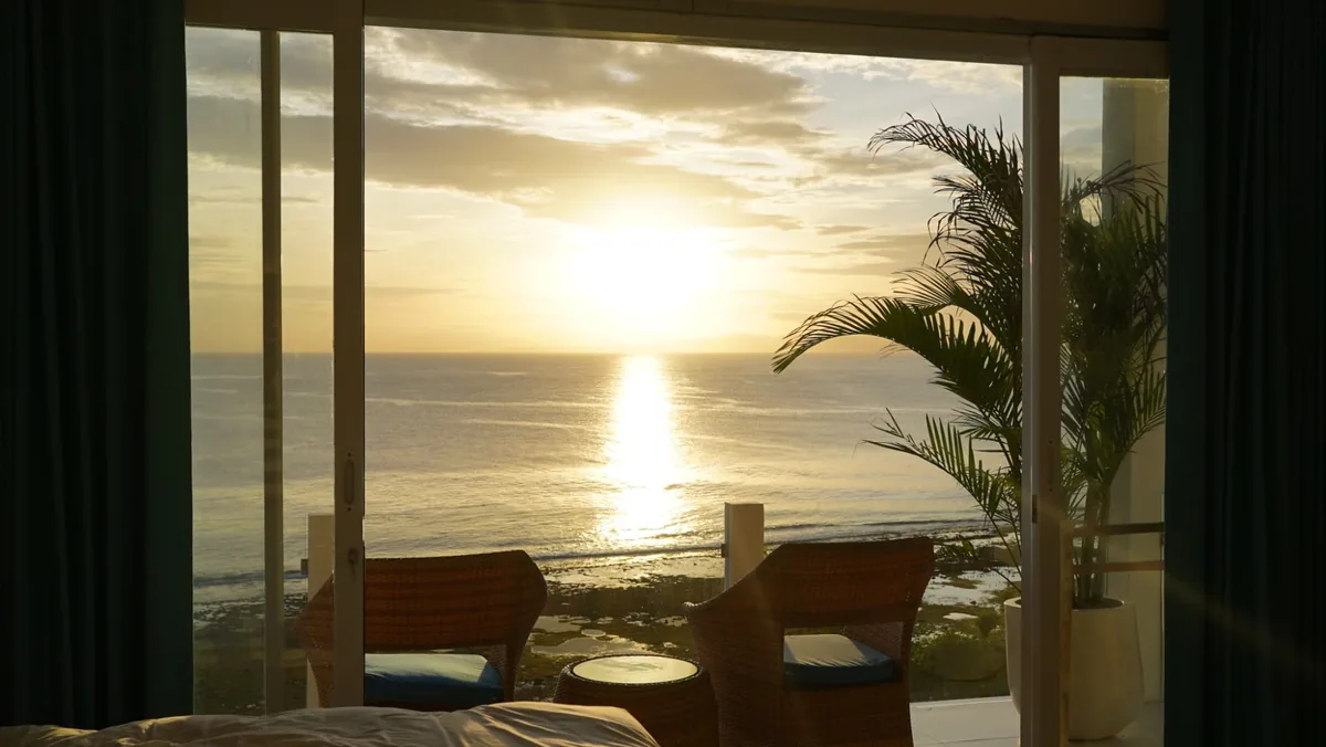 Lever de soleil depuis la Villa Helios, Nusa Penida