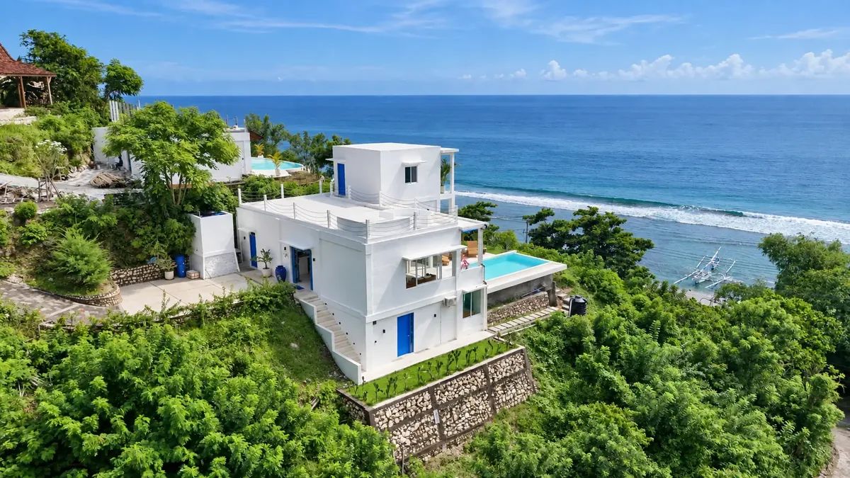 Villa Helios vue de l'arrière par drone, Nusa Penida