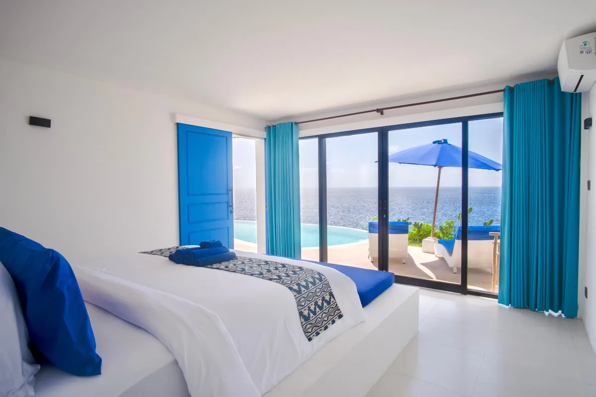 Première chambre de la Villa Kerylos avec vue mer, Nusa Penida