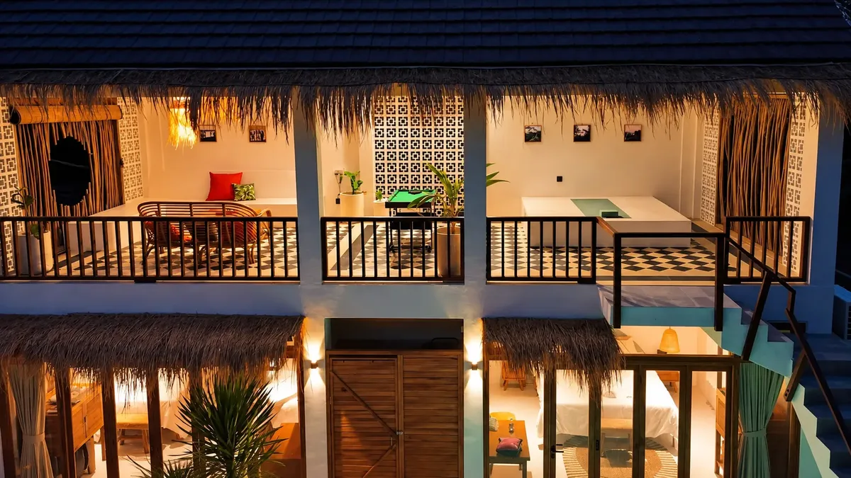Villa Tropikarma vue d'en haut en soirée, Nusa Penida